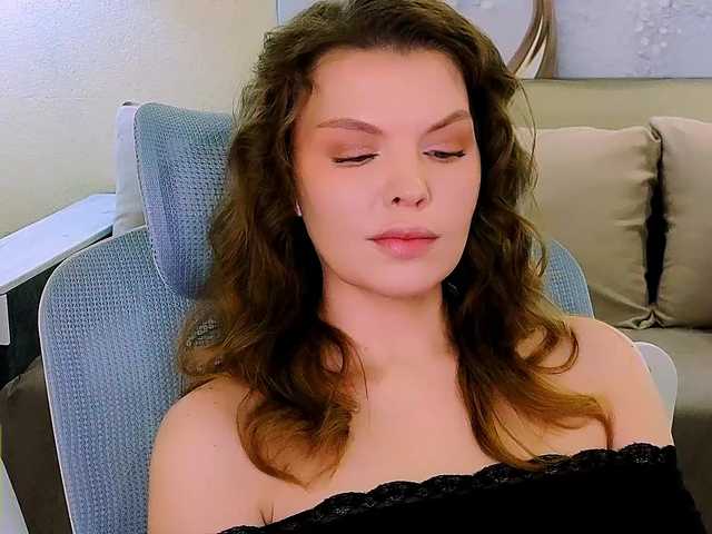 AureliaFly's BongaCams show and profile