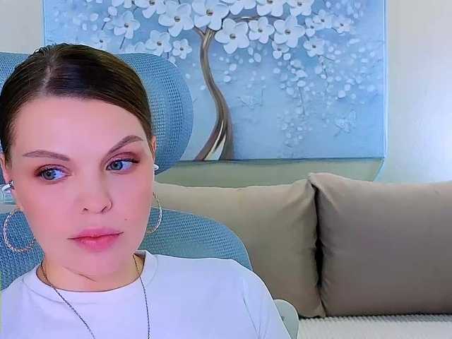 AureliaFly's BongaCams show and profile