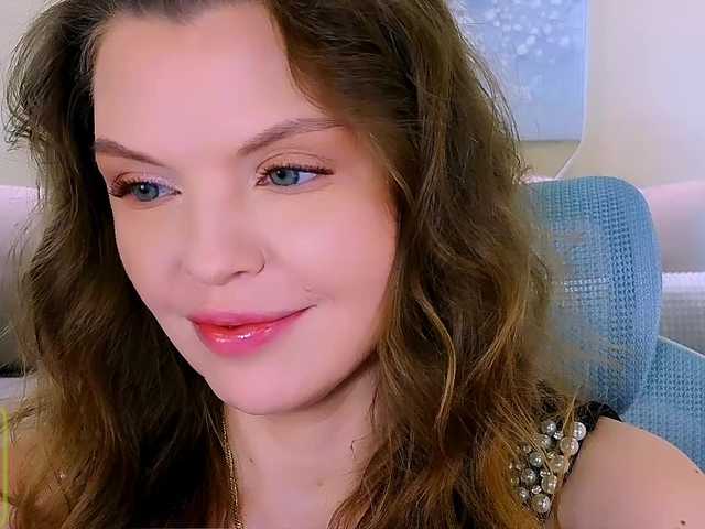 AureliaFly's BongaCams show and profile