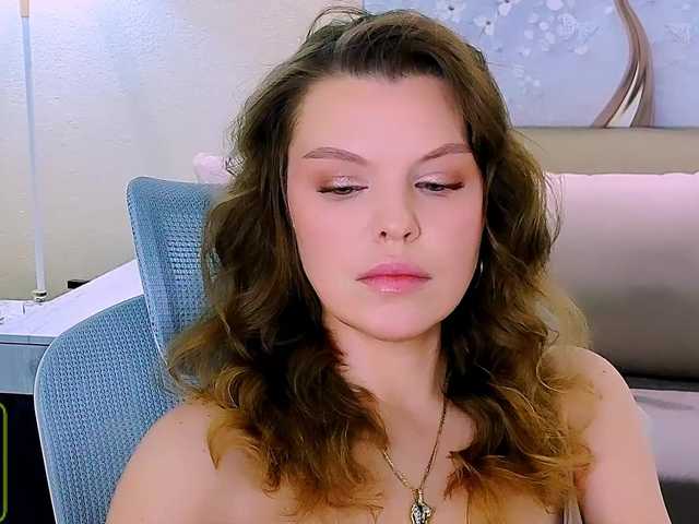 AureliaFly's BongaCams show and profile