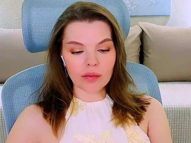 AureliaFly's BongaCams show and profile