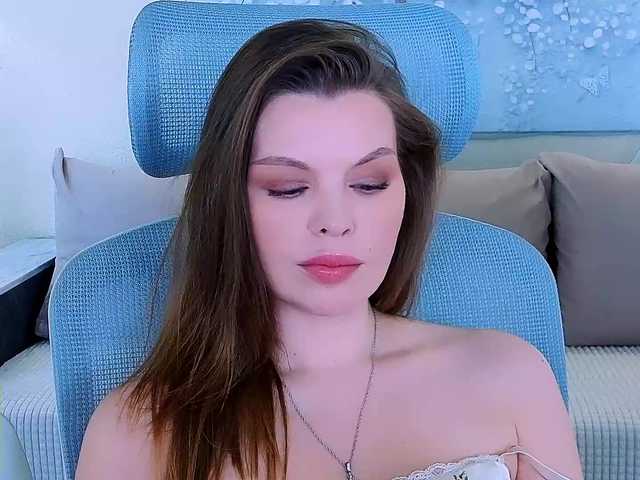 AureliaFly's BongaCams show and profile