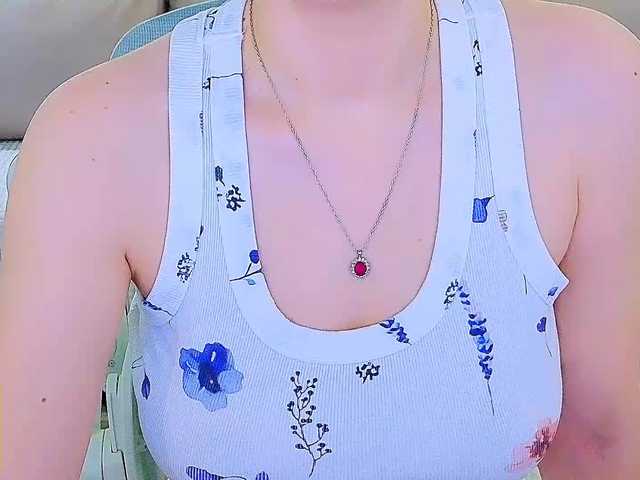 AureliaFly's BongaCams show and profile