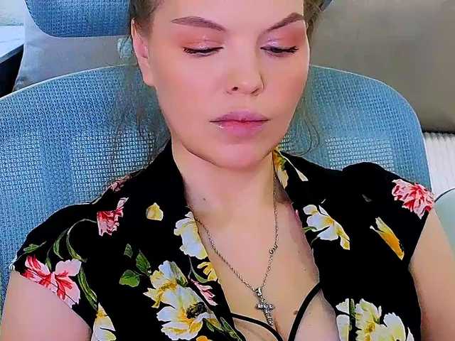 AureliaFly's BongaCams show and profile