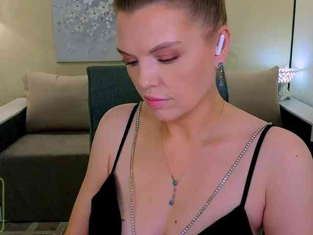 free live cam chat AureliaFly