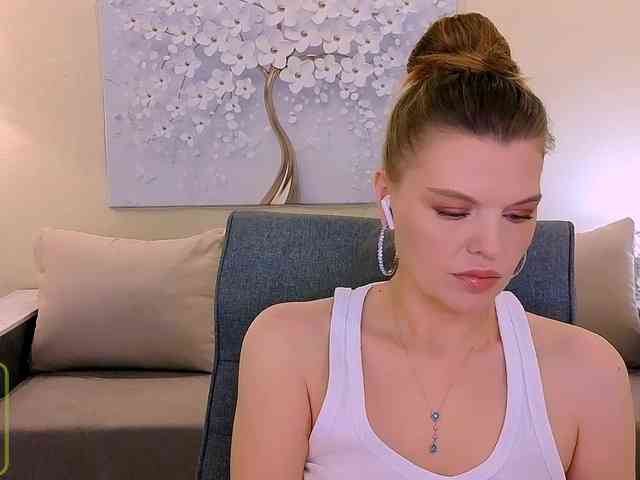 Audreyy webcam