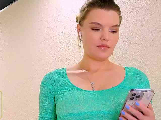 Audreyy webcam