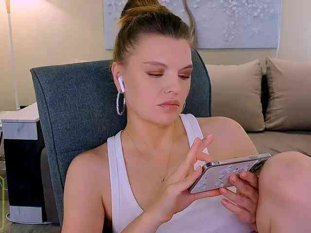 Audreyy webcam