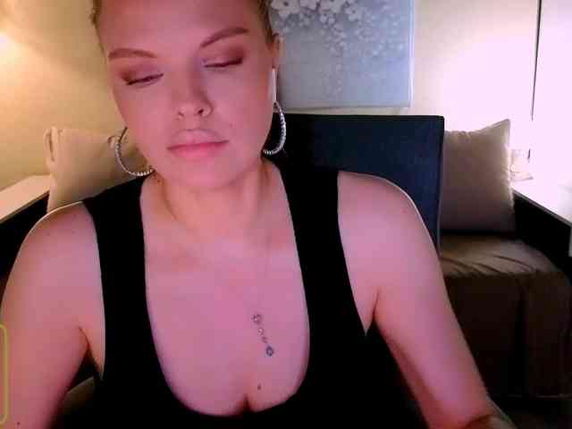 Audreyy webcam
