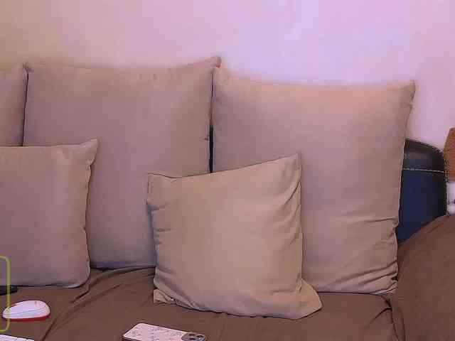 private chat room AureliaFly