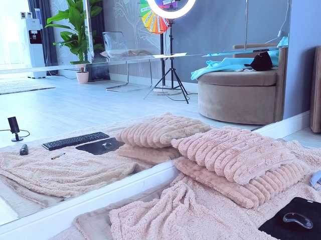 SpoilM3Mor3's BongaCams show and profile