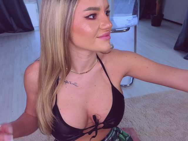 SpoilM3Mor3's BongaCams show and profile