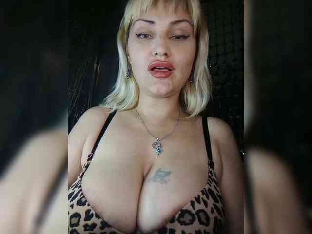 Freya-Milf webcam