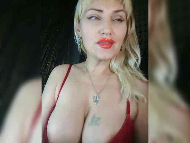Freya-Milf webcam