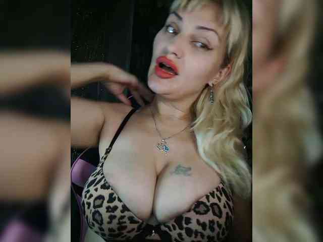 Freya-Milf webcam