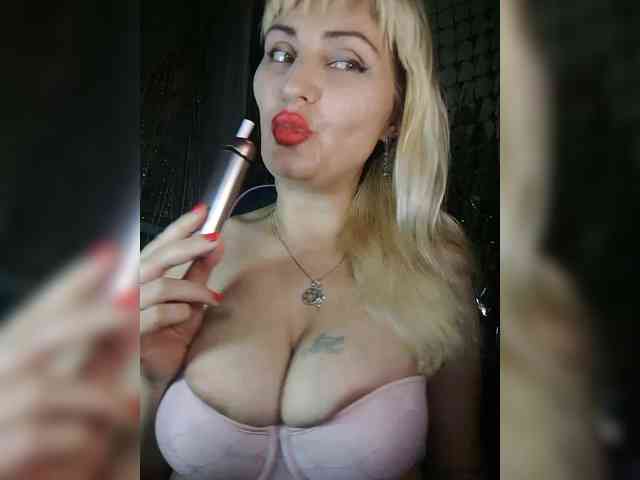 Freya-Milf webcam