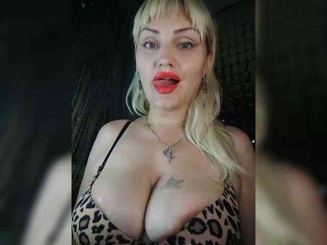 Freya-Milf webcam