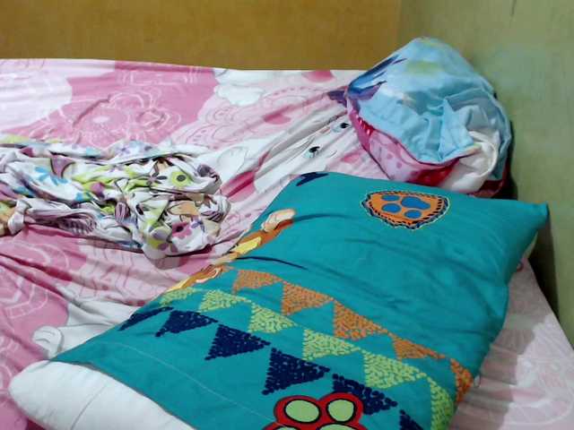 mia-naughty's BongaCams show and profile