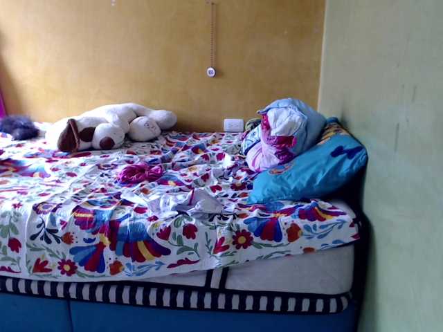 mia-naughty's BongaCams show and profile