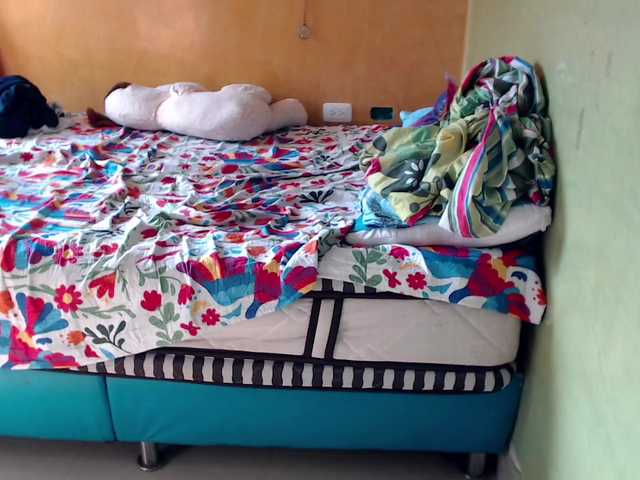 mia-naughty's BongaCams show and profile