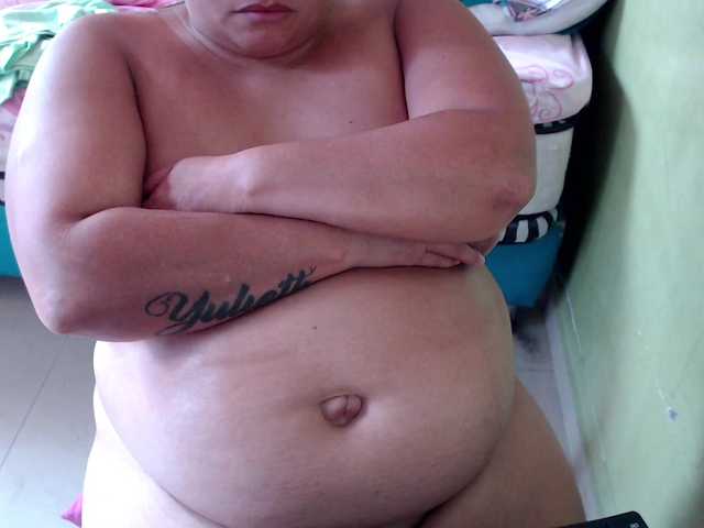 mia-naughty live cam profile