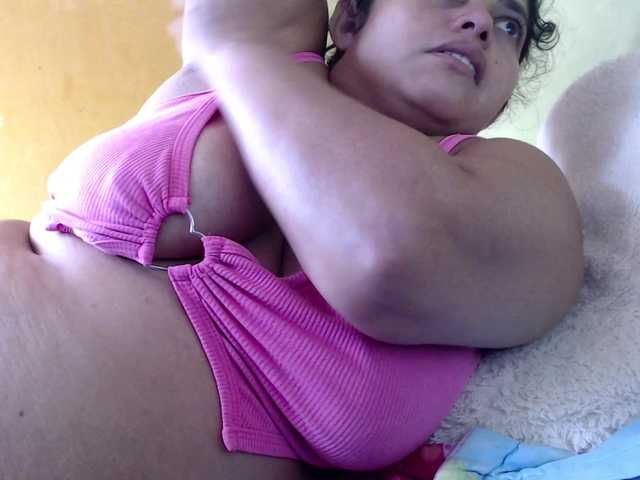 mia-naughty's BongaCams show and profile