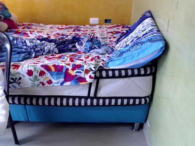 mia-naughty's BongaCams show and profile