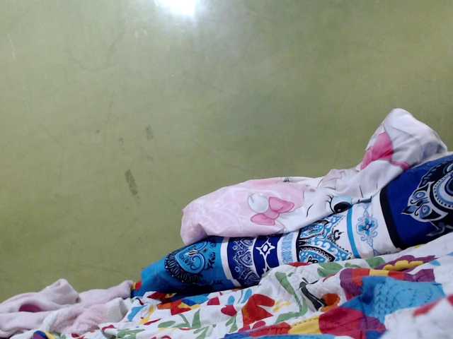 mia-naughty live cam