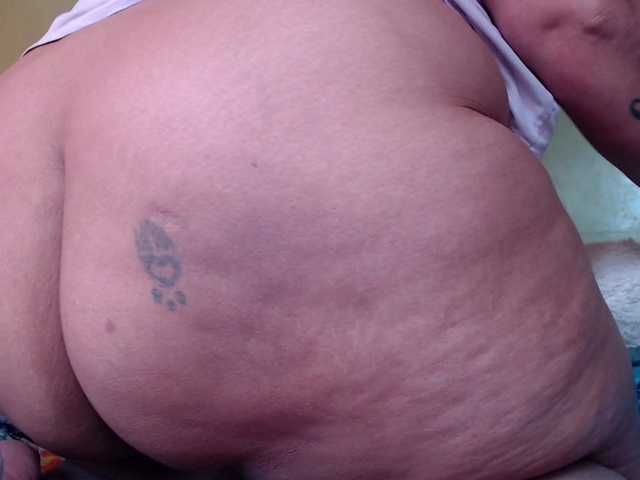 mia-naughty's BongaCams show and profile