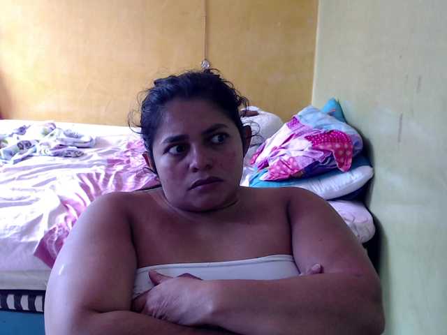 mia-naughty live cam profile