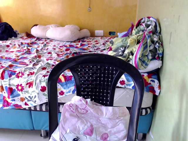 mia-naughty's BongaCams show and profile