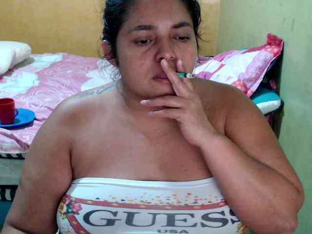 mia-naughty Live Webcam on BongaCams