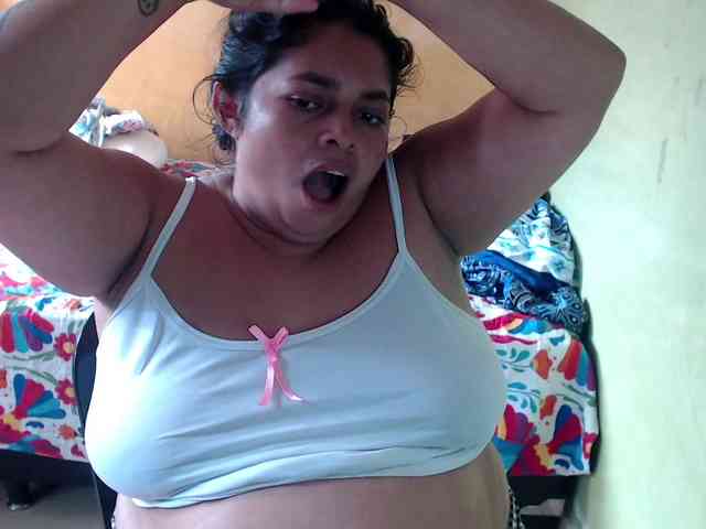 mia-naughty webcam