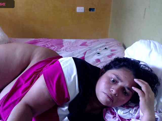 mia-naughty webcam