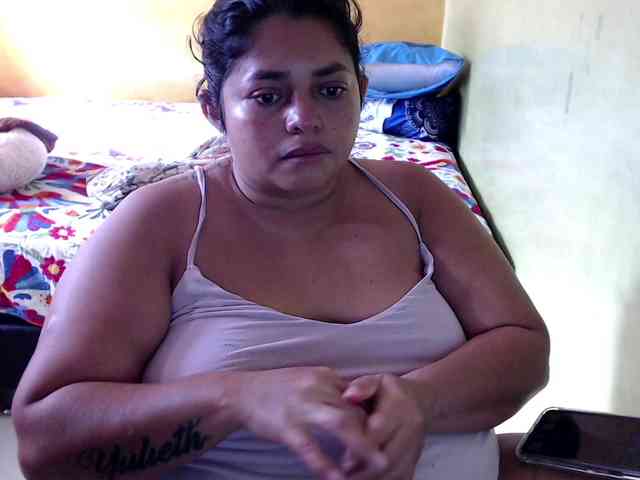 mia-naughty webcam