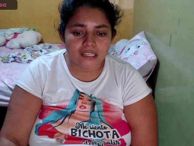 mia-naughty webcam