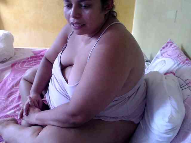mia-naughty webcam
