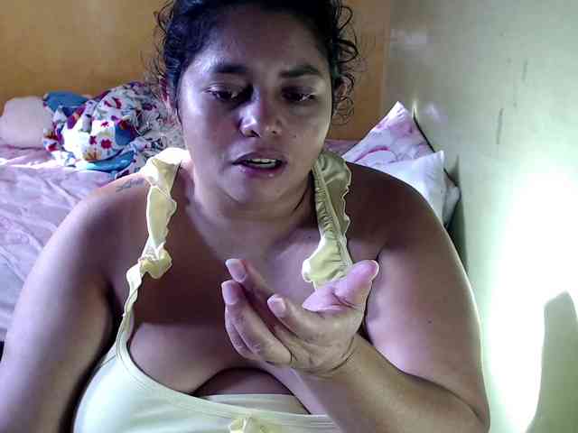 mia-naughty webcam