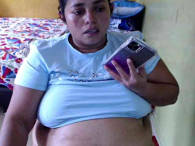 mia-naughty webcam