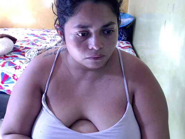 mia-naughty webcam