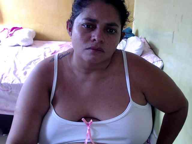 mia-naughty webcam