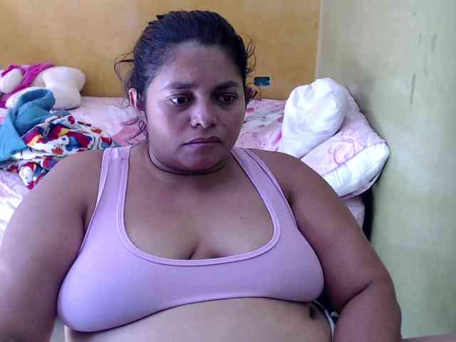 mia-naughty webcam