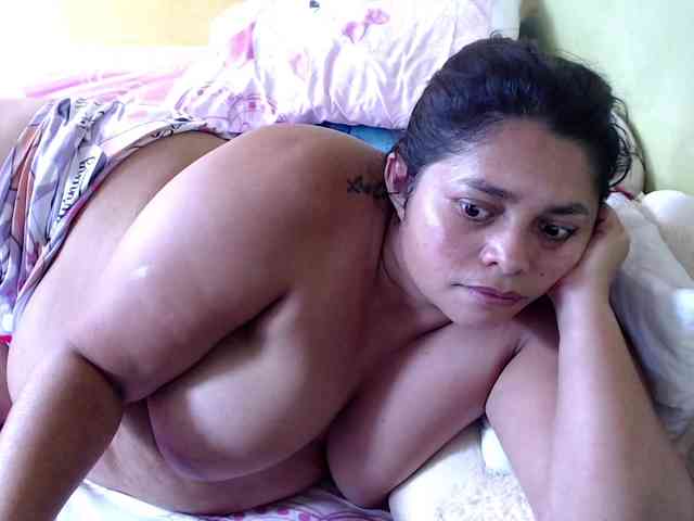 mia-naughty webcam