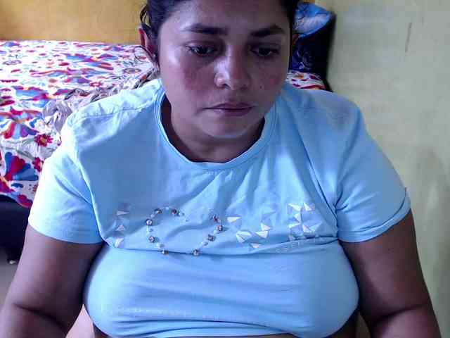 mia-naughty webcam