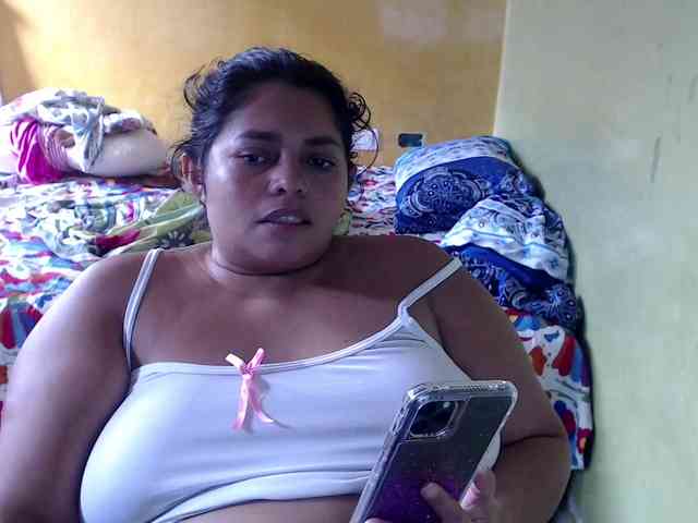 mia-naughty webcam