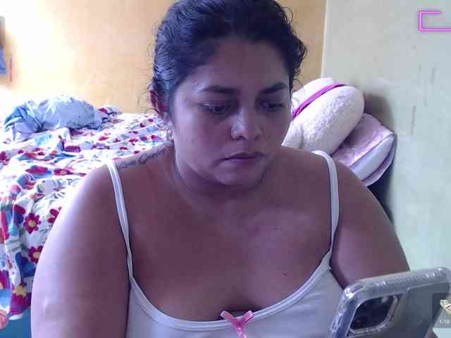 mia-naughty webcam