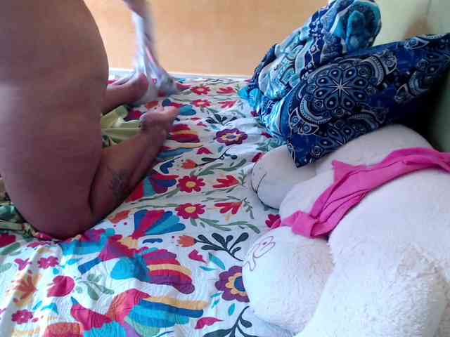 mia-naughty webcam
