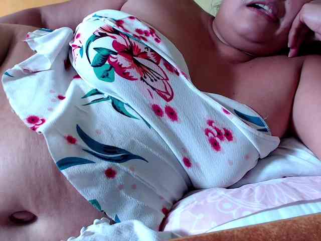 mia-naughty webcam