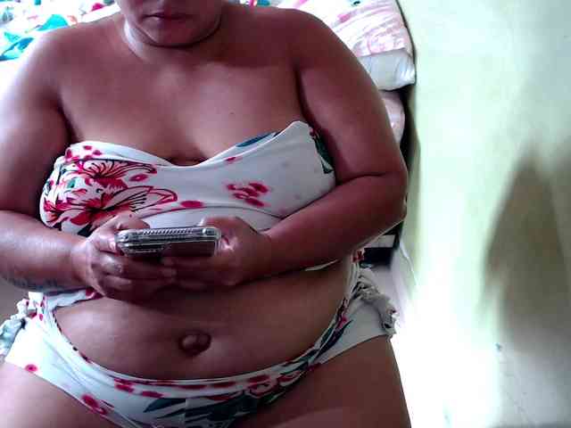 mia-naughty webcam