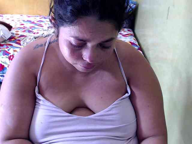mia-naughty webcam